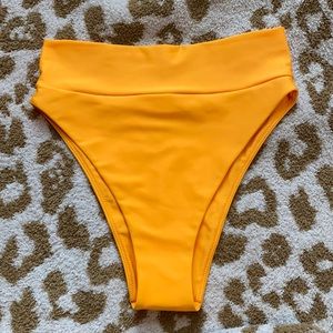 High cut cheeky bikini bottoms